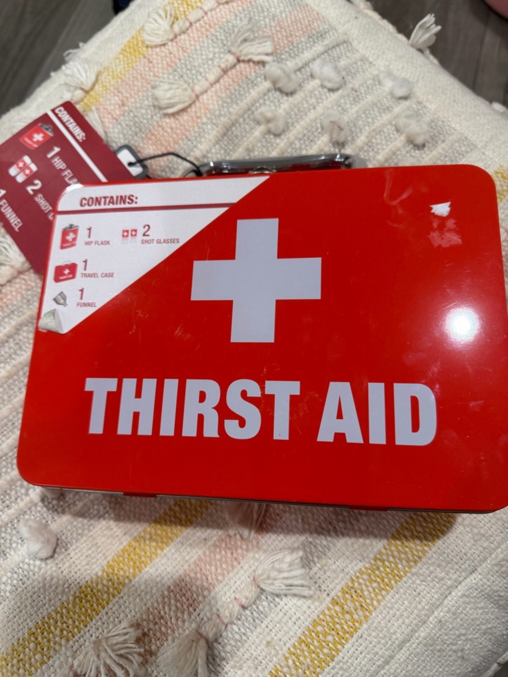 🍻 Thirst Aid Flask Gift Set – Funny Novelty Bar Kit – New